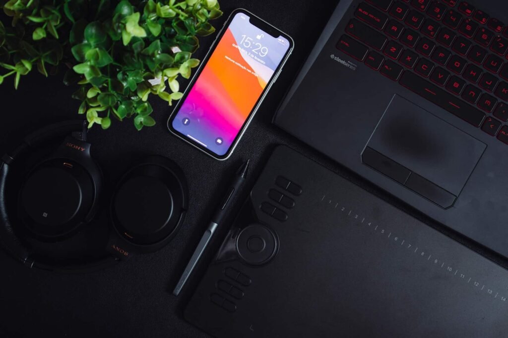 How to Block Spam Calls on Android and iPhone nubelson fernandes YaOONA SKWg unsplash